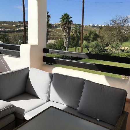 Seaside Serenity: 2-Bedroom Apartment with Pool and Garden San Luis de Sabinillas Exterior photo