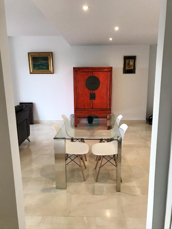 Seaside Serenity: 2-Bedroom Apartment with Pool and Garden San Luis de Sabinillas Exterior photo
